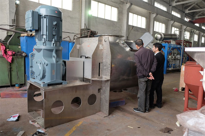 2立方犁刀混合機(jī)特殊材料噴涂