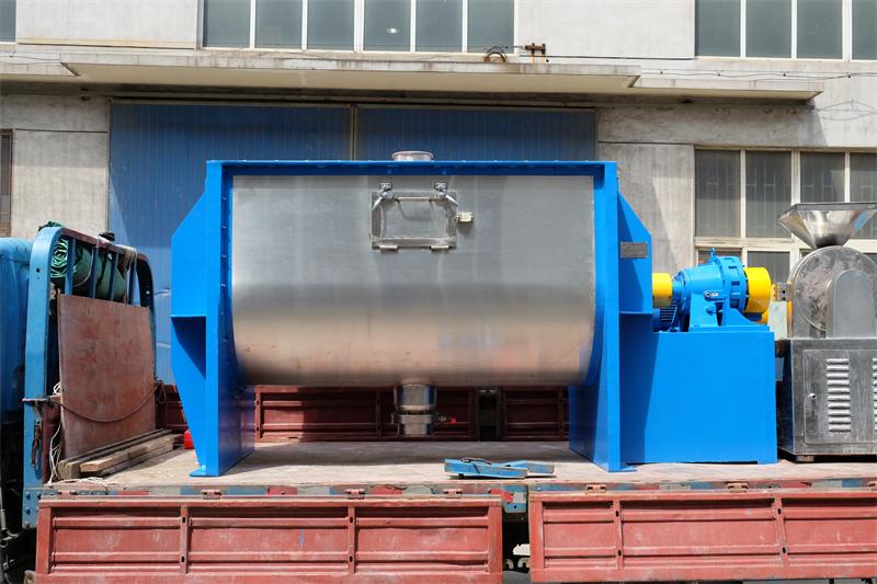 WLD-2P臥式螺帶混合機(jī)發(fā)往徐州客戶處